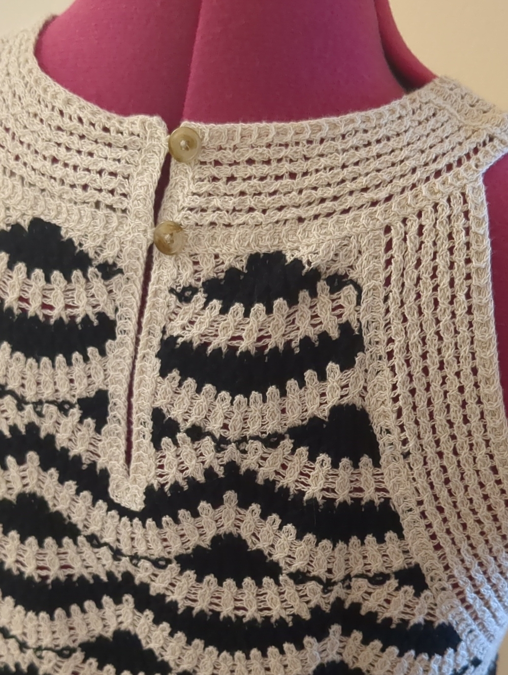 Loft Cotton Crochet Halter Top Black/Tan Size Small NWOT - Picture 3 of 9